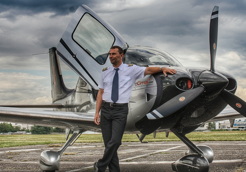 Pilotem letadla Cirrus SR22 - 1 účastník + 2 osoby