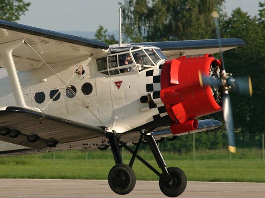 Antonov AN - 2