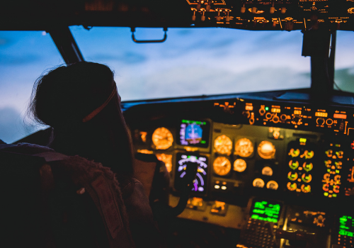 Zažijte v pohyblivém CATC simulátoru, jaké je to pilotovat dopravní letoun